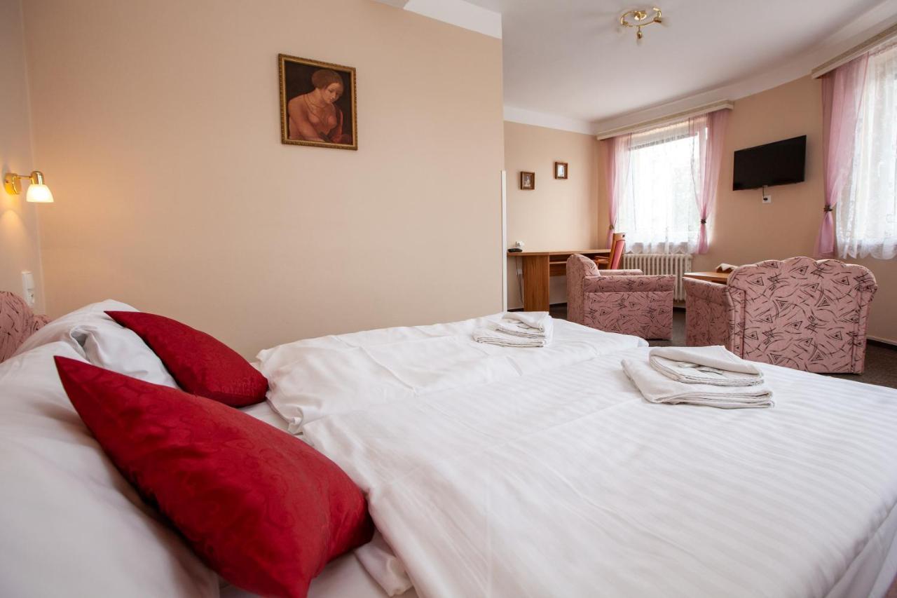 Hotel Stella Пльзень Экстерьер фото