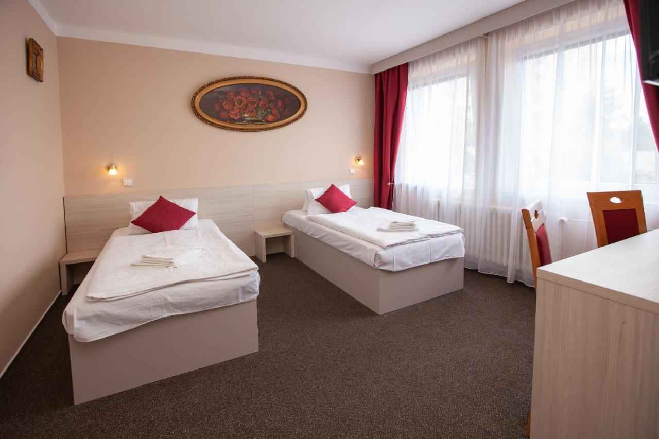 Hotel Stella Пльзень Экстерьер фото