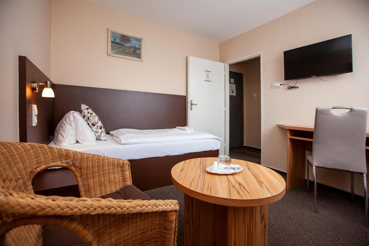 Hotel Stella Пльзень Экстерьер фото