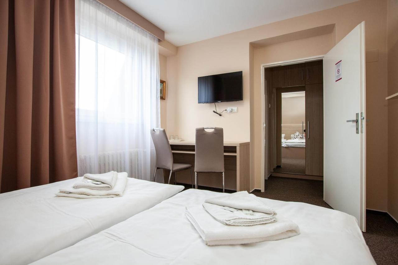 Hotel Stella Пльзень Экстерьер фото