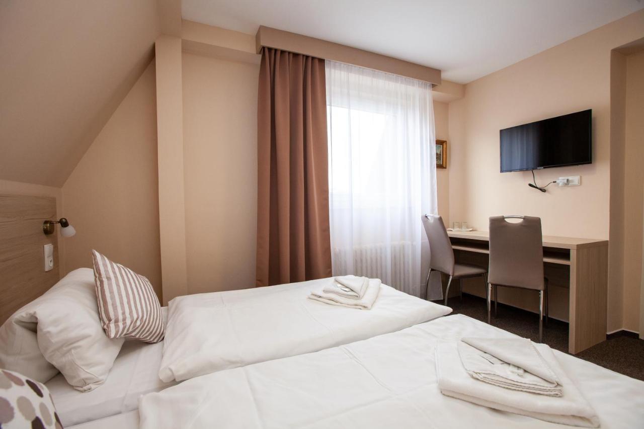 Hotel Stella Пльзень Экстерьер фото