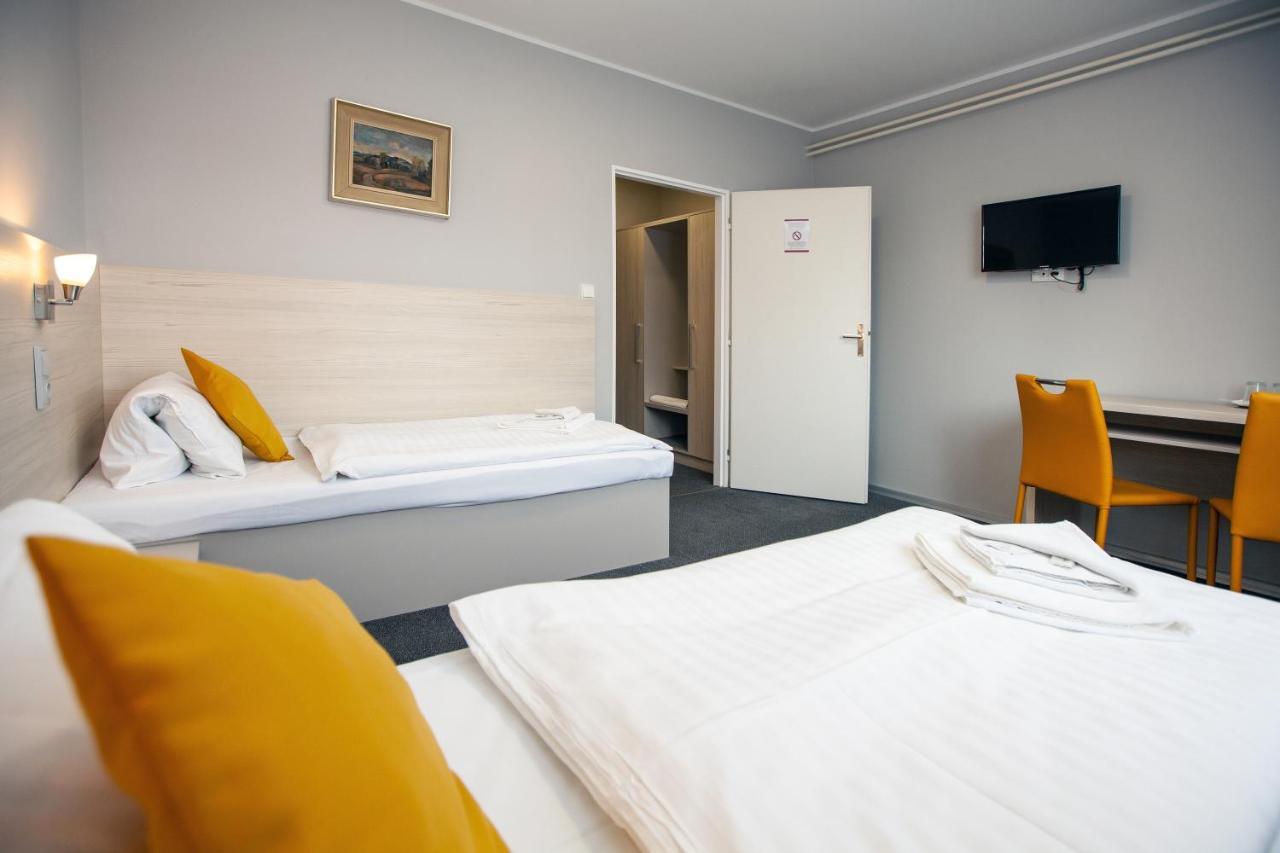 Hotel Stella Пльзень Экстерьер фото