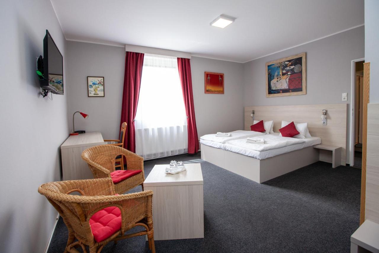 Hotel Stella Пльзень Экстерьер фото