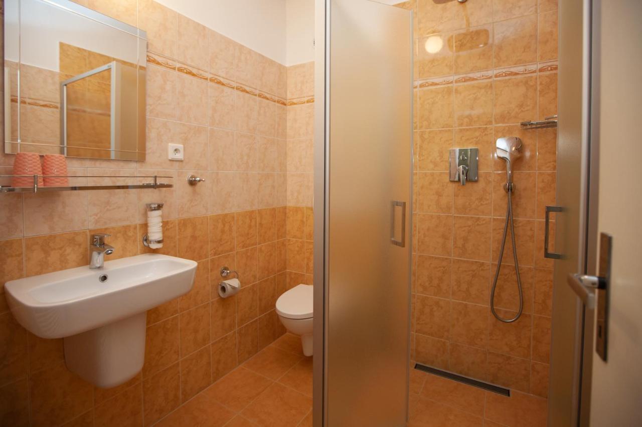 Hotel Stella Пльзень Экстерьер фото