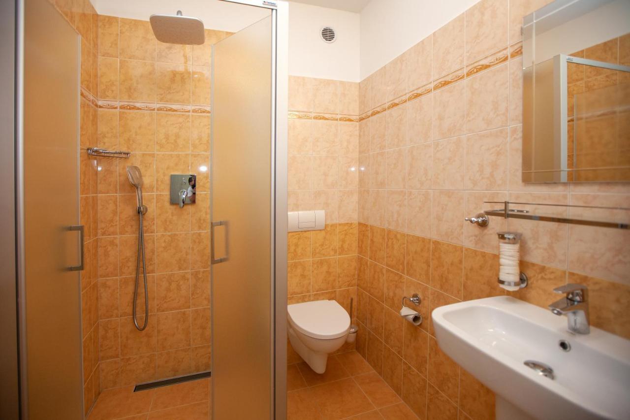 Hotel Stella Пльзень Экстерьер фото