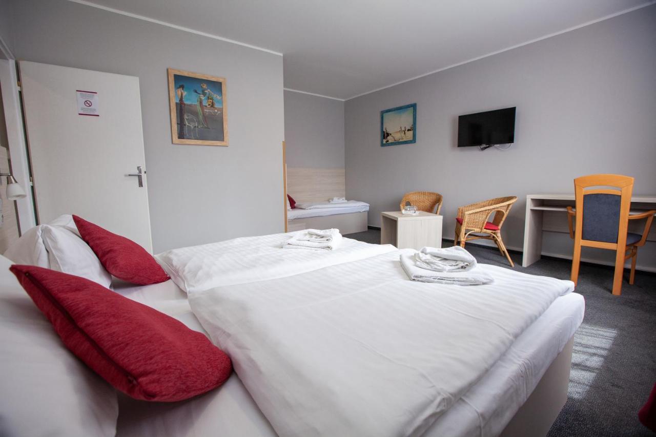 Hotel Stella Пльзень Экстерьер фото