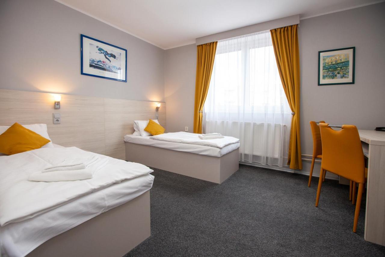 Hotel Stella Пльзень Экстерьер фото